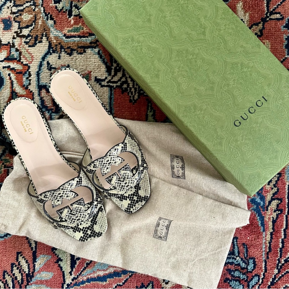 Gucci Women's Interlocking G cut-out slide sandal